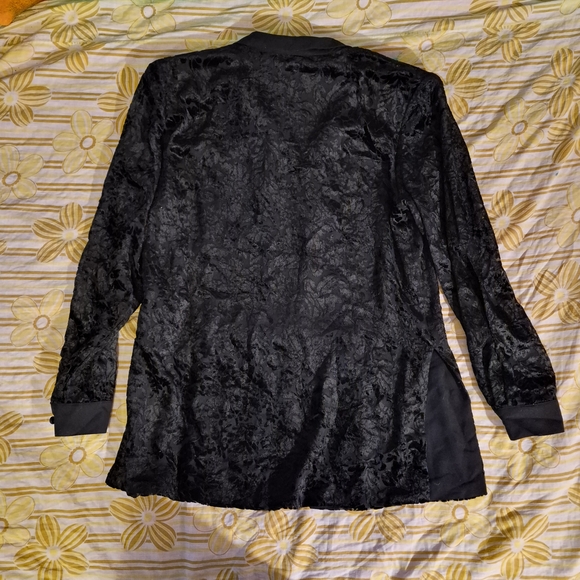 Black Velvet Burnout Button-Front Blouse - Women - Picture 2 of 8
